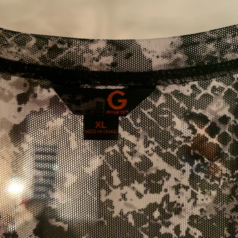 Shirt - Picture 2 of 3